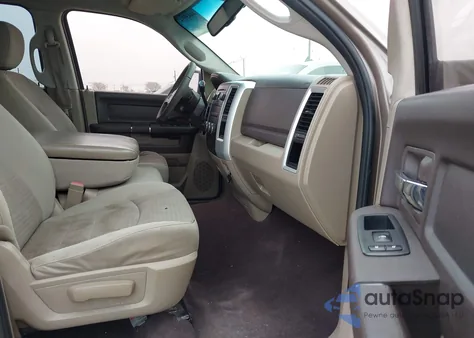 2010 Dodge Ram 1500 Slt/Sport/Trx z USA, uszkodzony, nr VIN 1D7RB1CT5AS138691